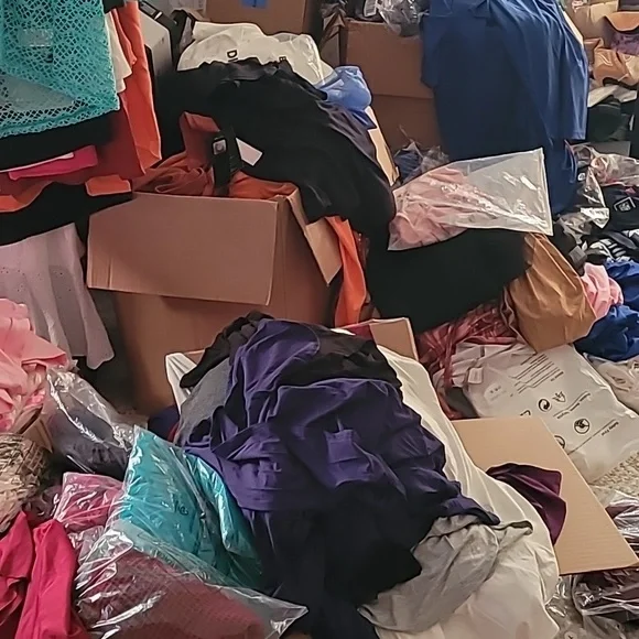 Womens clothing - general listing - Picture 1 of 1